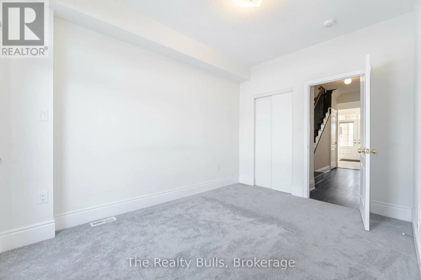 26 FOXSPARROW ROAD