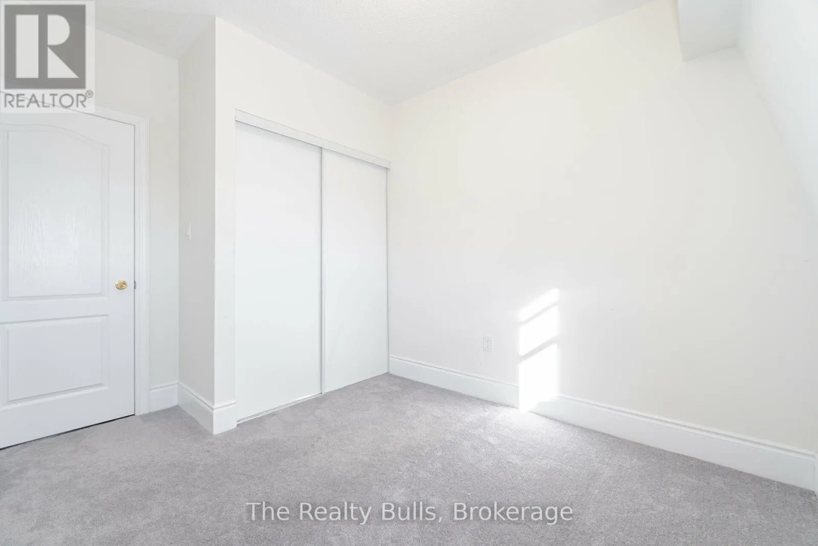 26 FOXSPARROW ROAD
