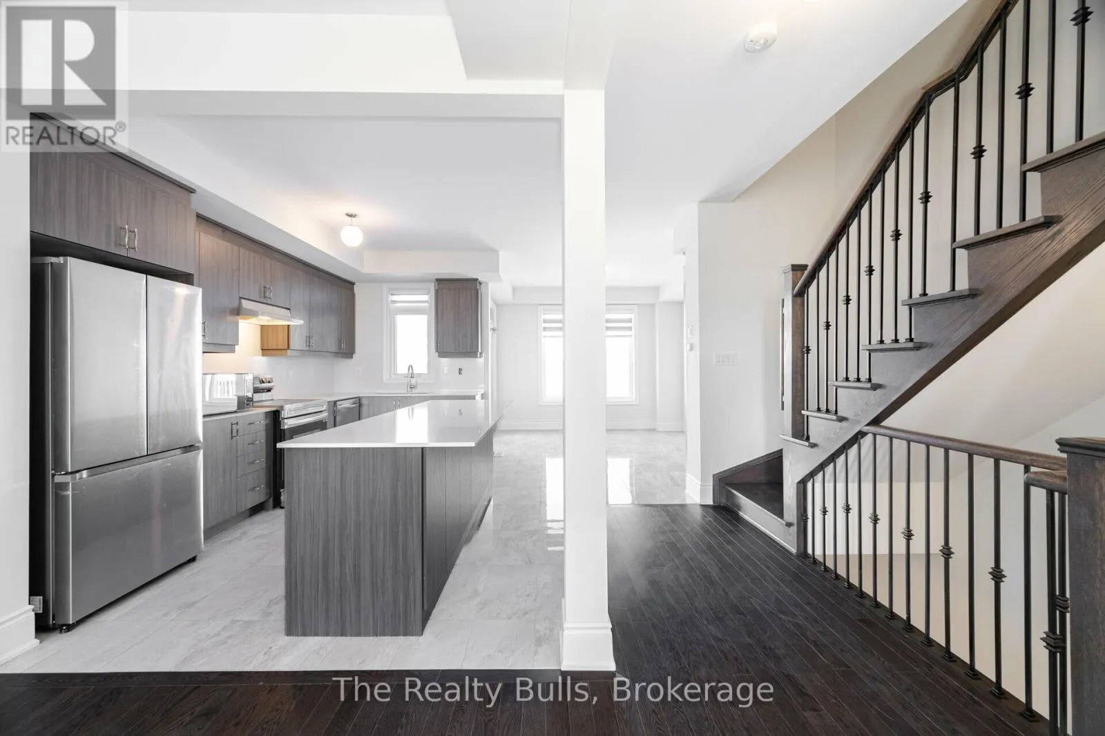 26 FOXSPARROW ROAD