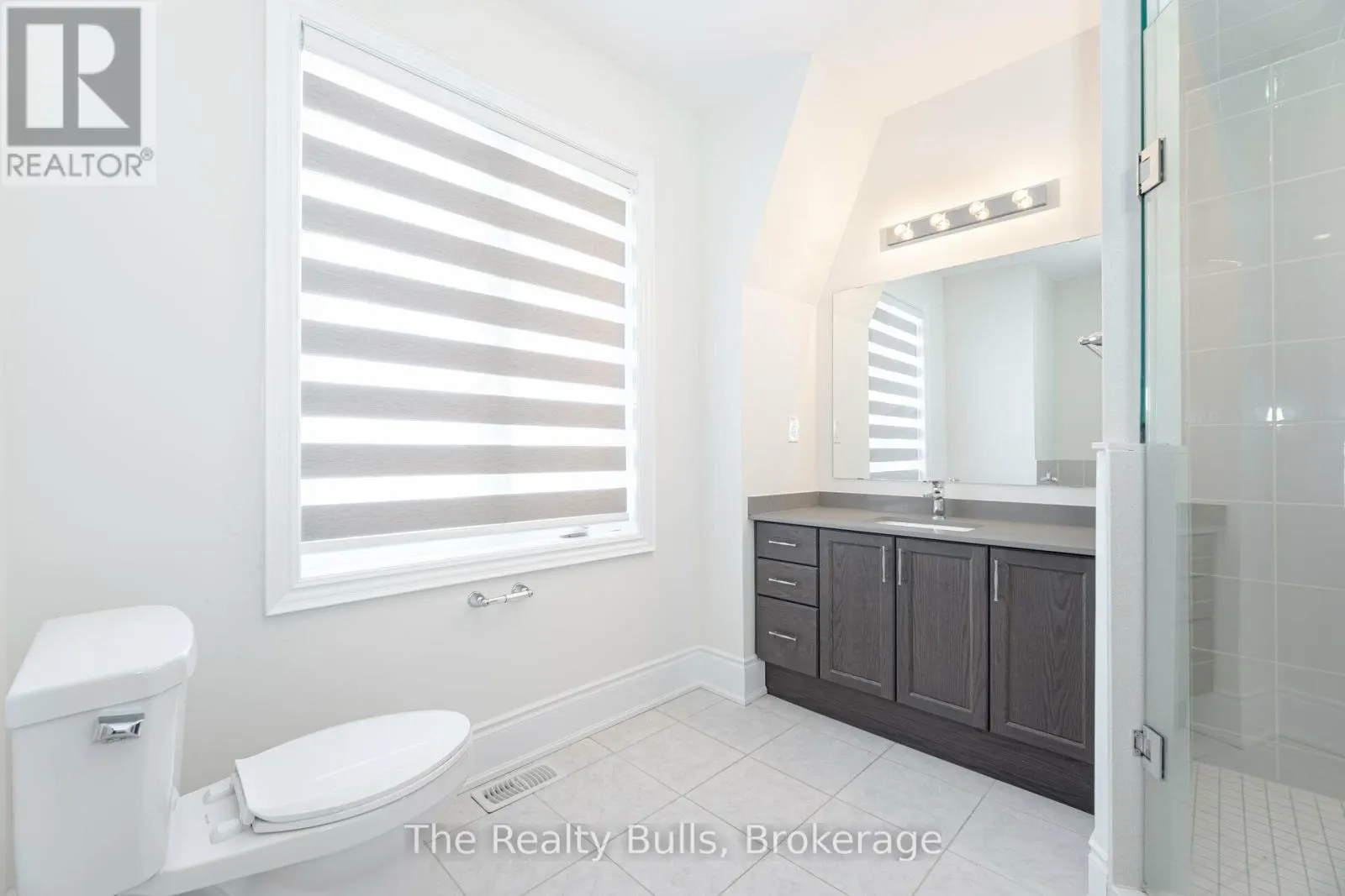 26 FOXSPARROW ROAD