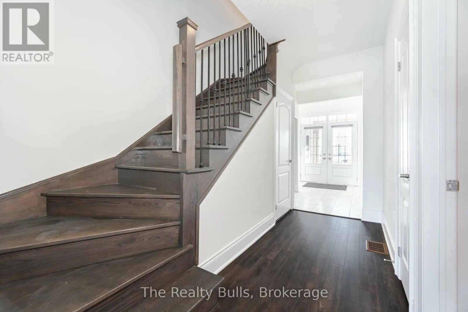 26 FOXSPARROW ROAD