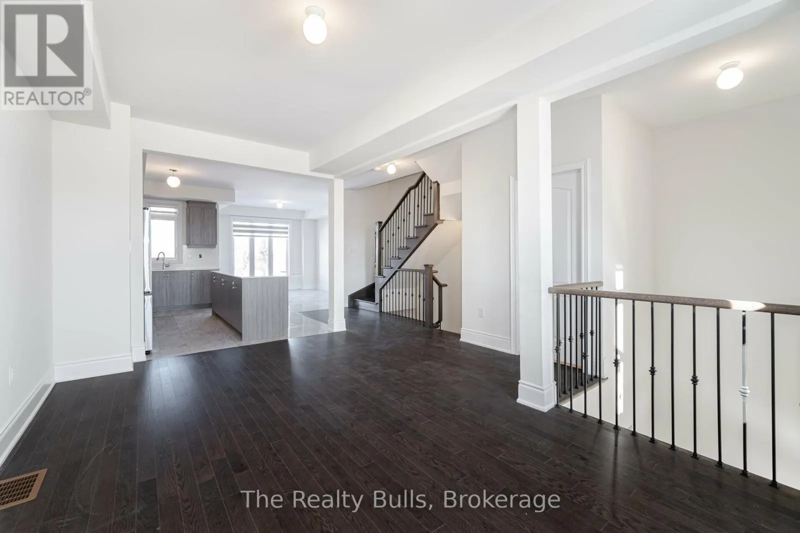 26 FOXSPARROW ROAD