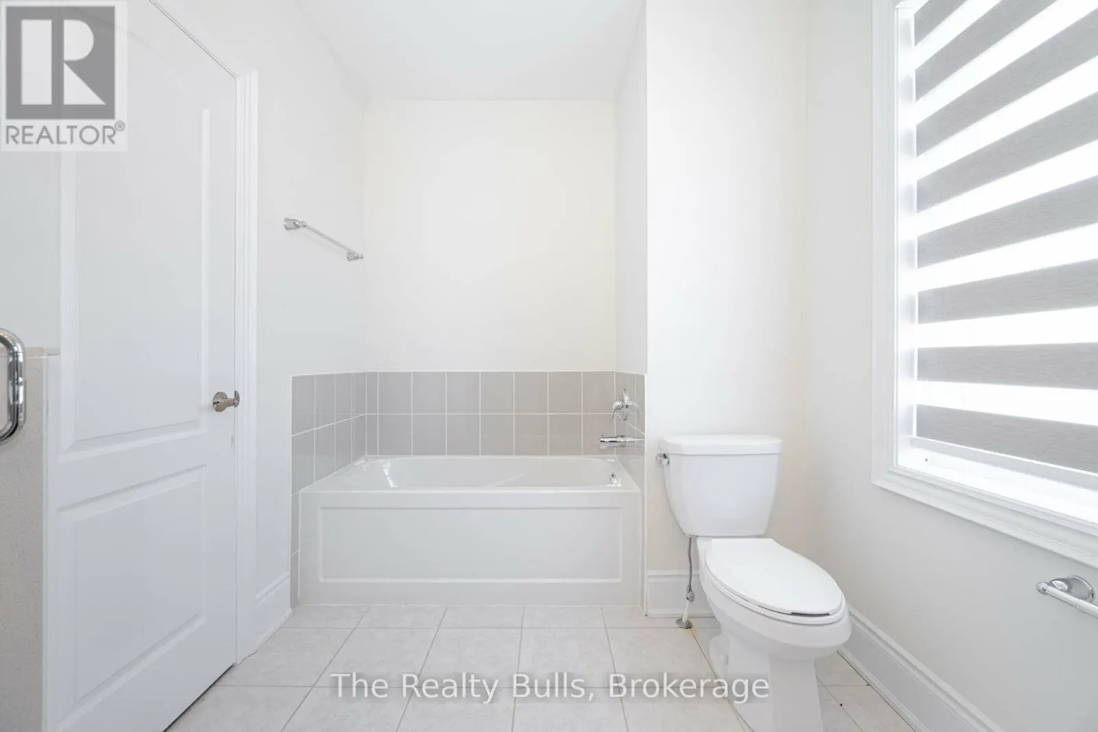 26 FOXSPARROW ROAD