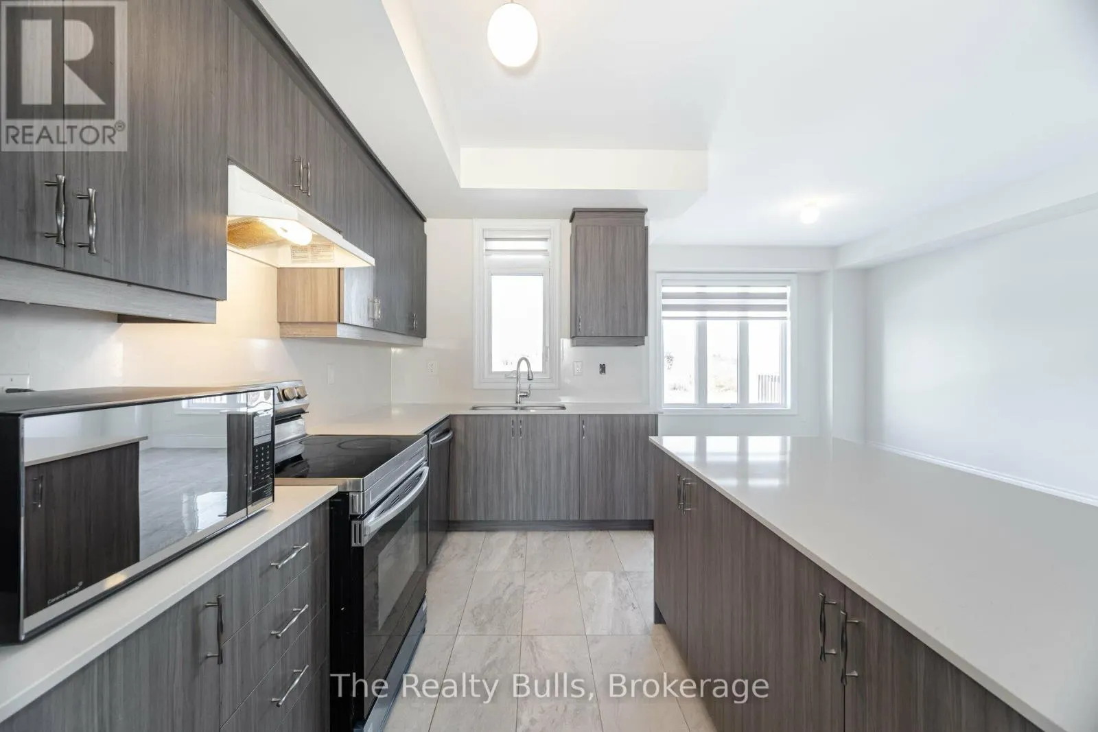 26 FOXSPARROW ROAD