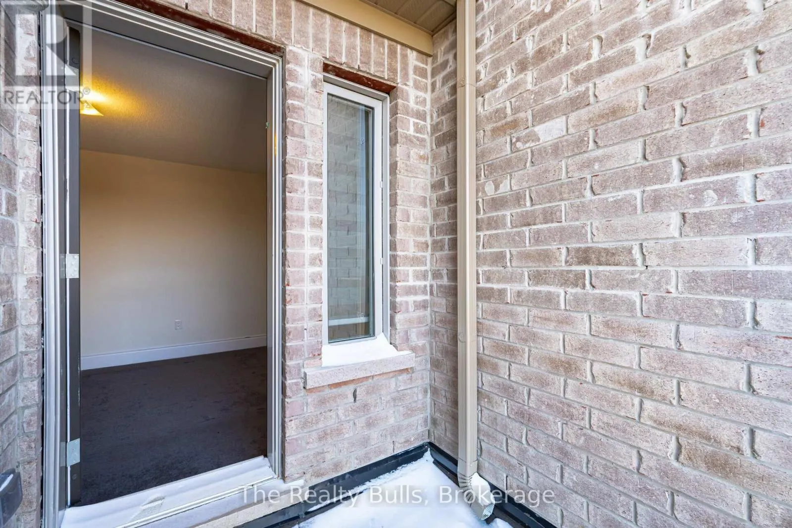 26 FOXSPARROW ROAD