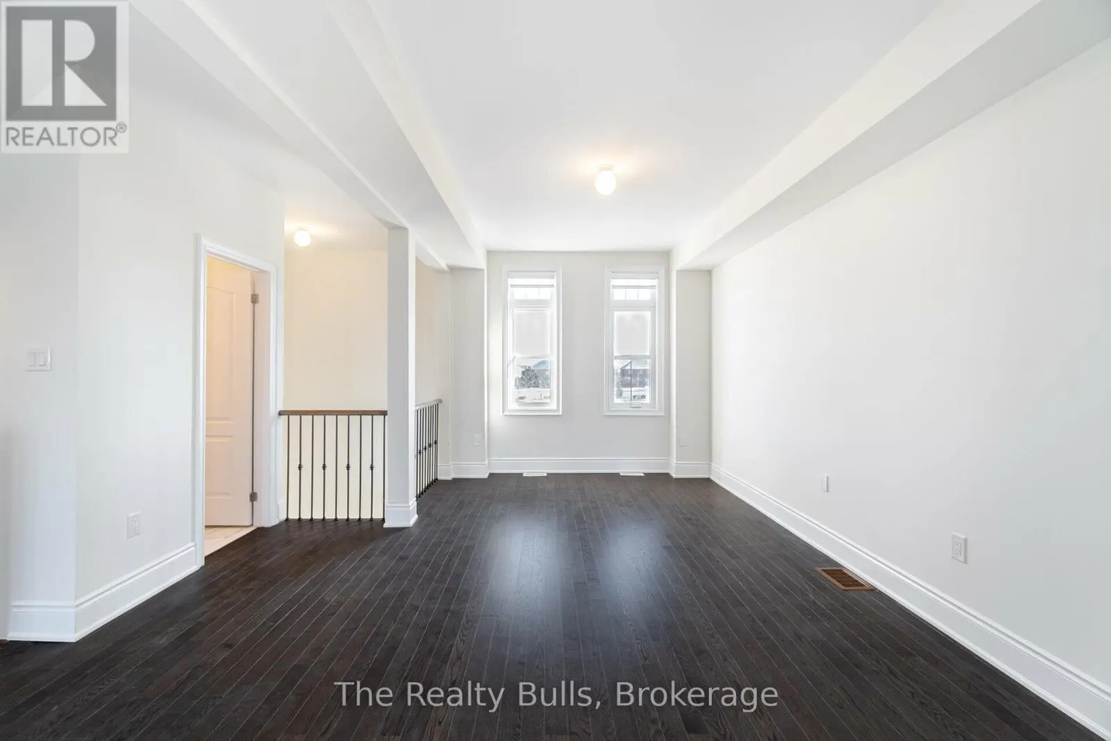 26 FOXSPARROW ROAD