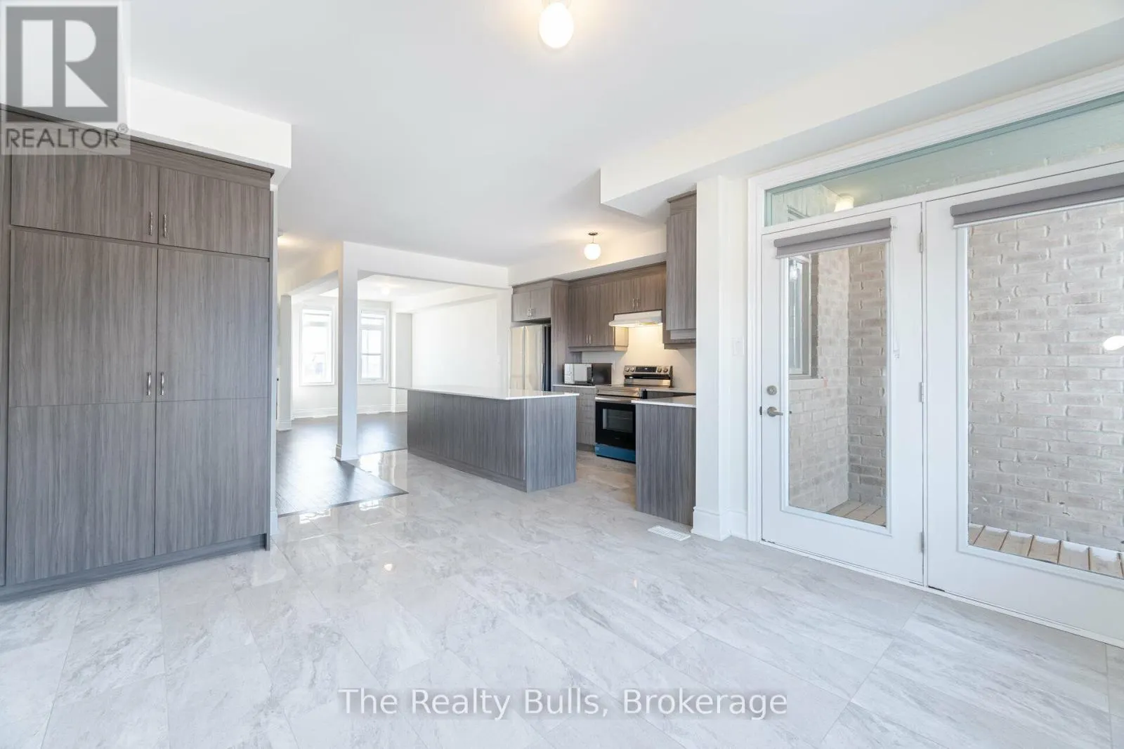 26 FOXSPARROW ROAD
