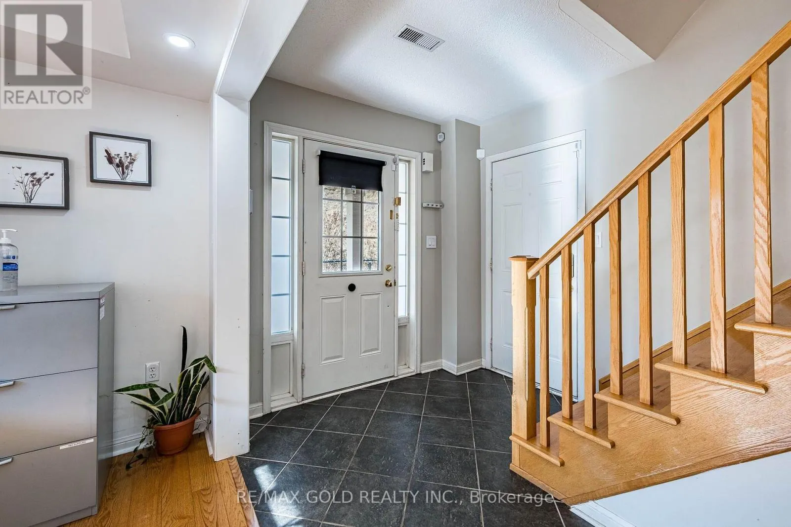 102 DECKER HOLLOW CIRCLE