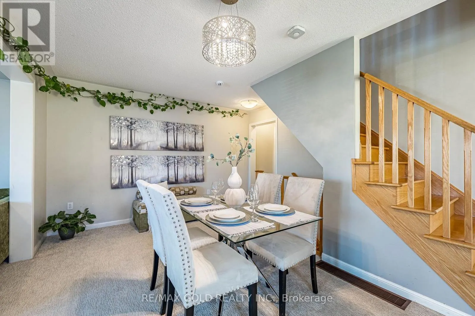 102 DECKER HOLLOW CIRCLE