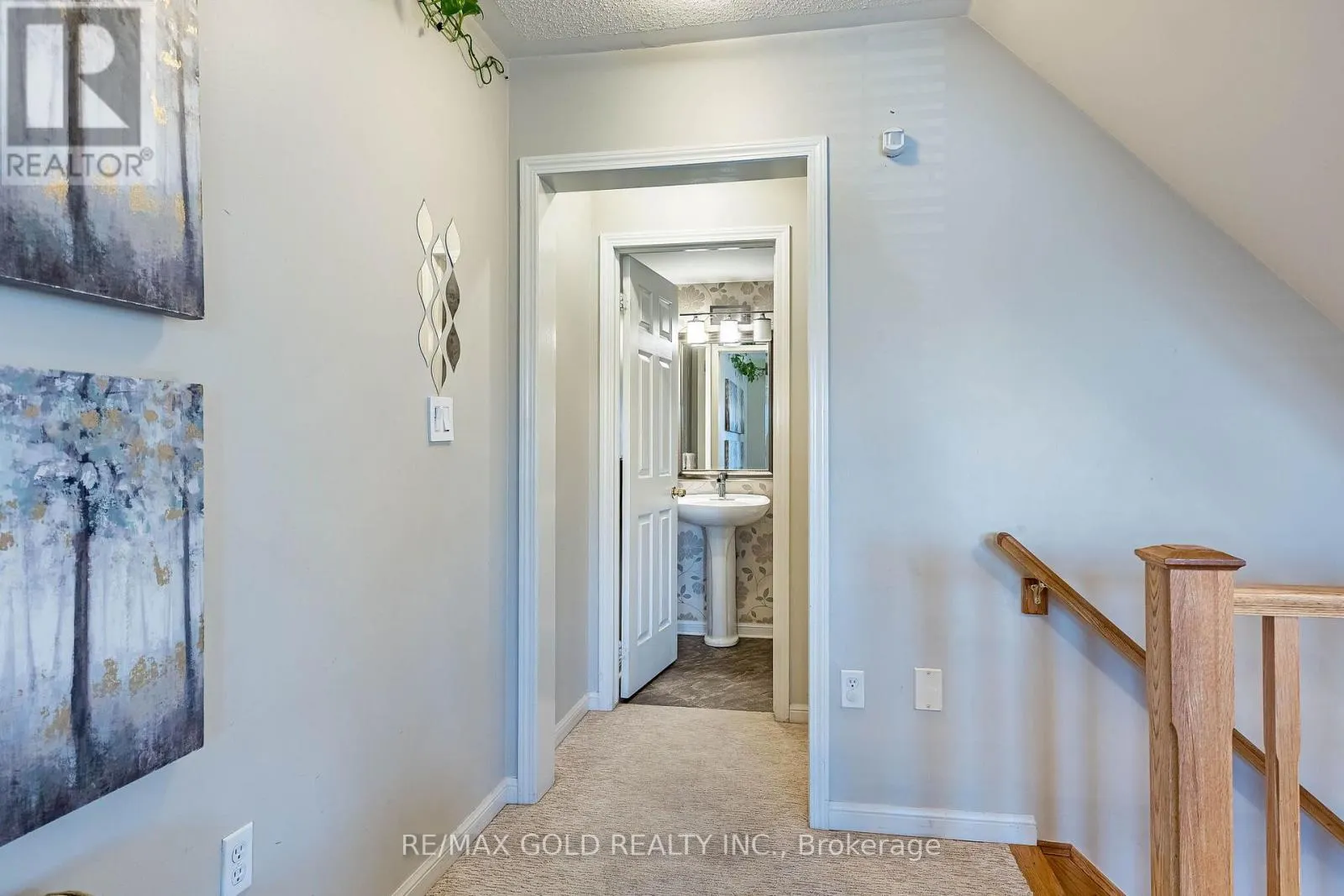 102 DECKER HOLLOW CIRCLE