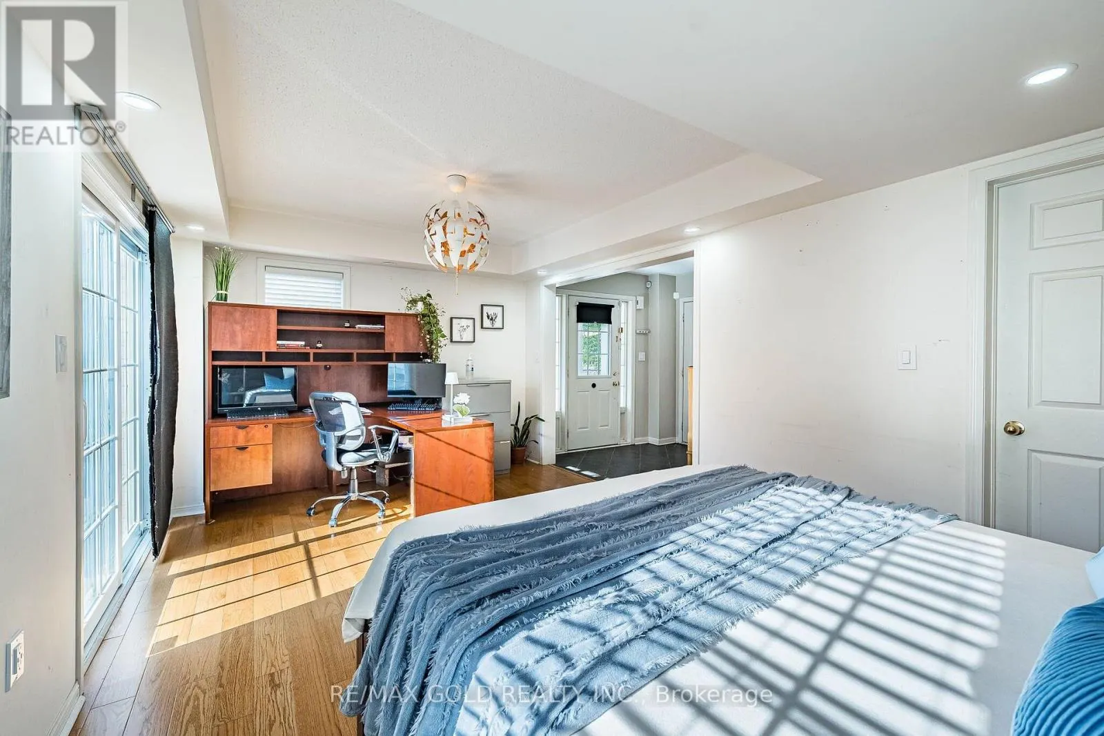 102 DECKER HOLLOW CIRCLE