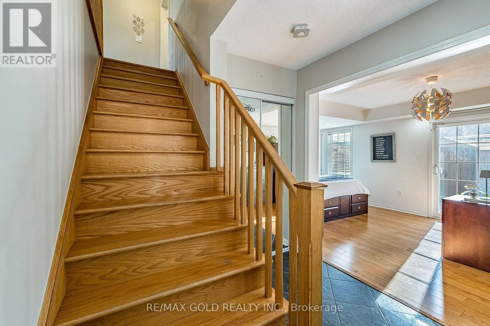102 DECKER HOLLOW CIRCLE