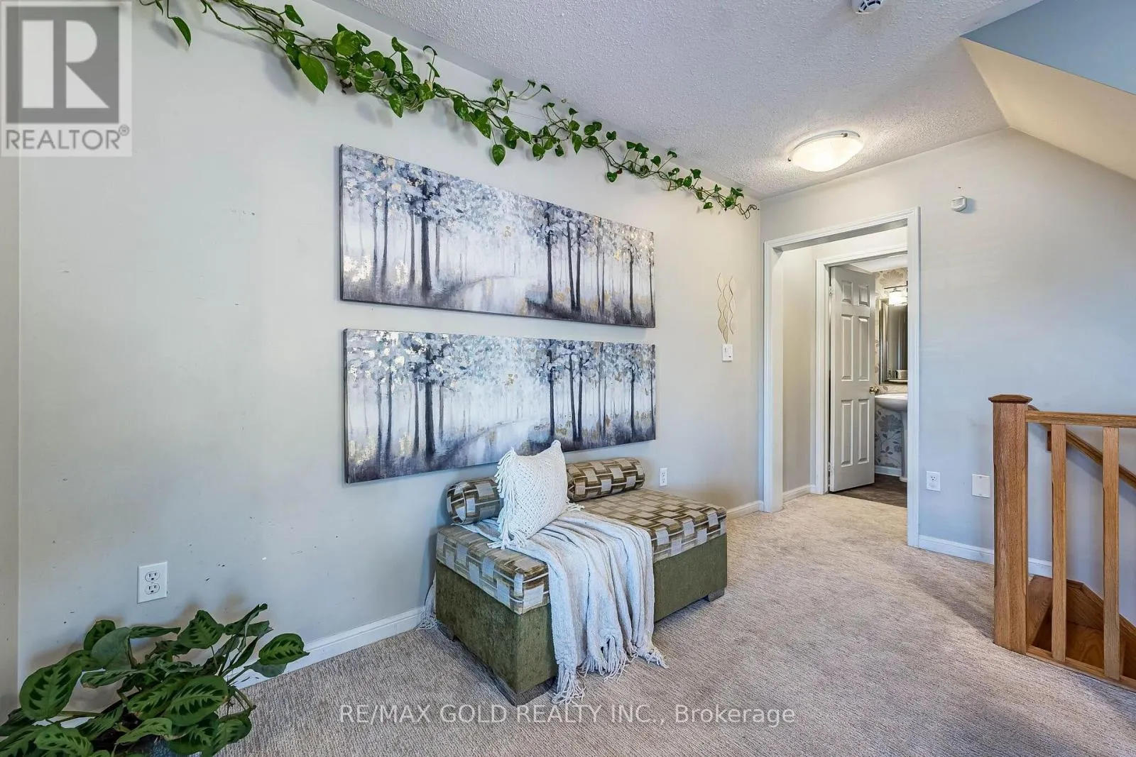 102 DECKER HOLLOW CIRCLE