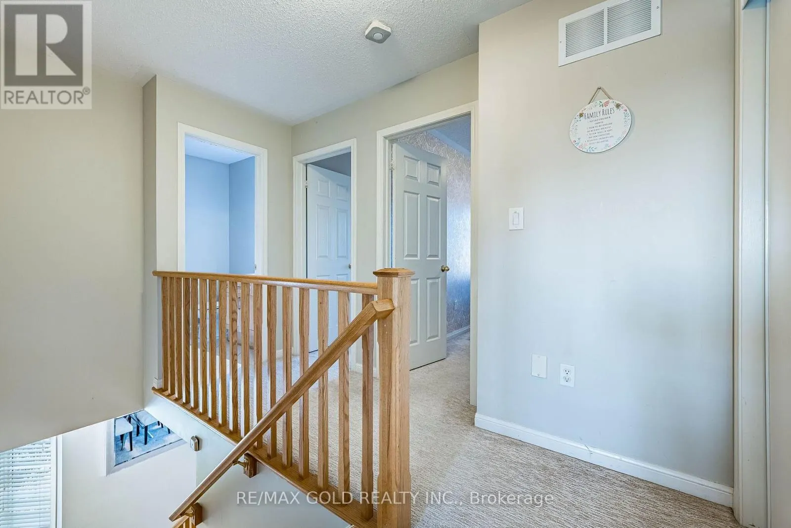 102 DECKER HOLLOW CIRCLE
