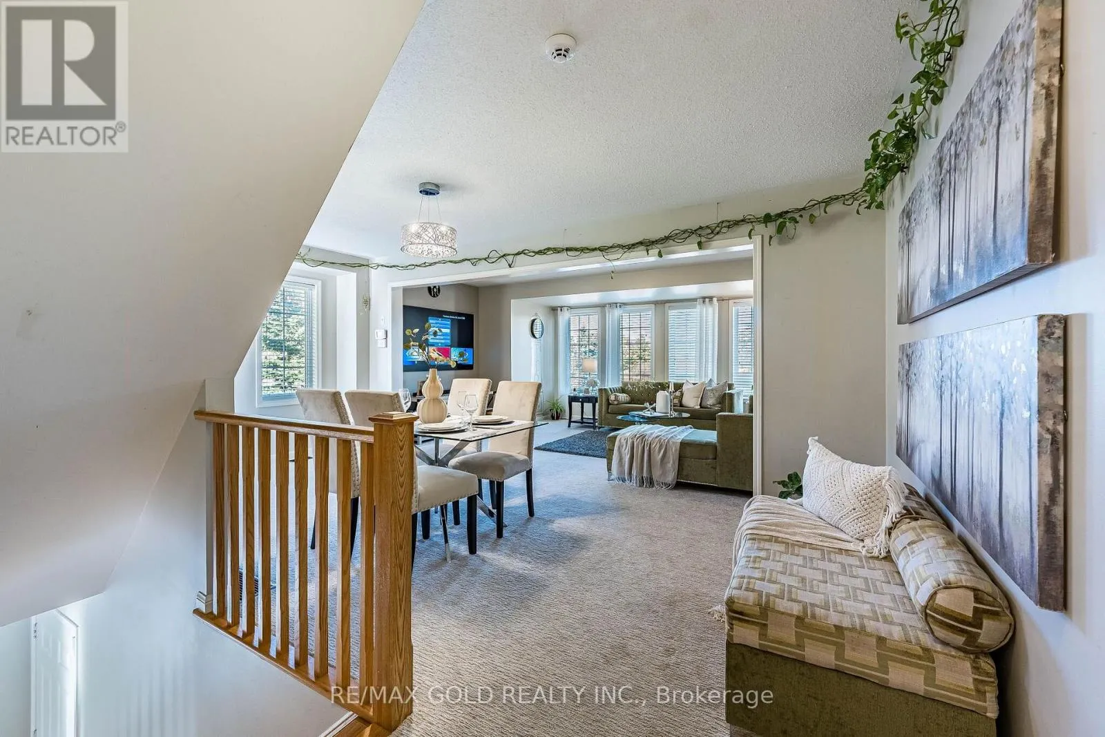 102 DECKER HOLLOW CIRCLE