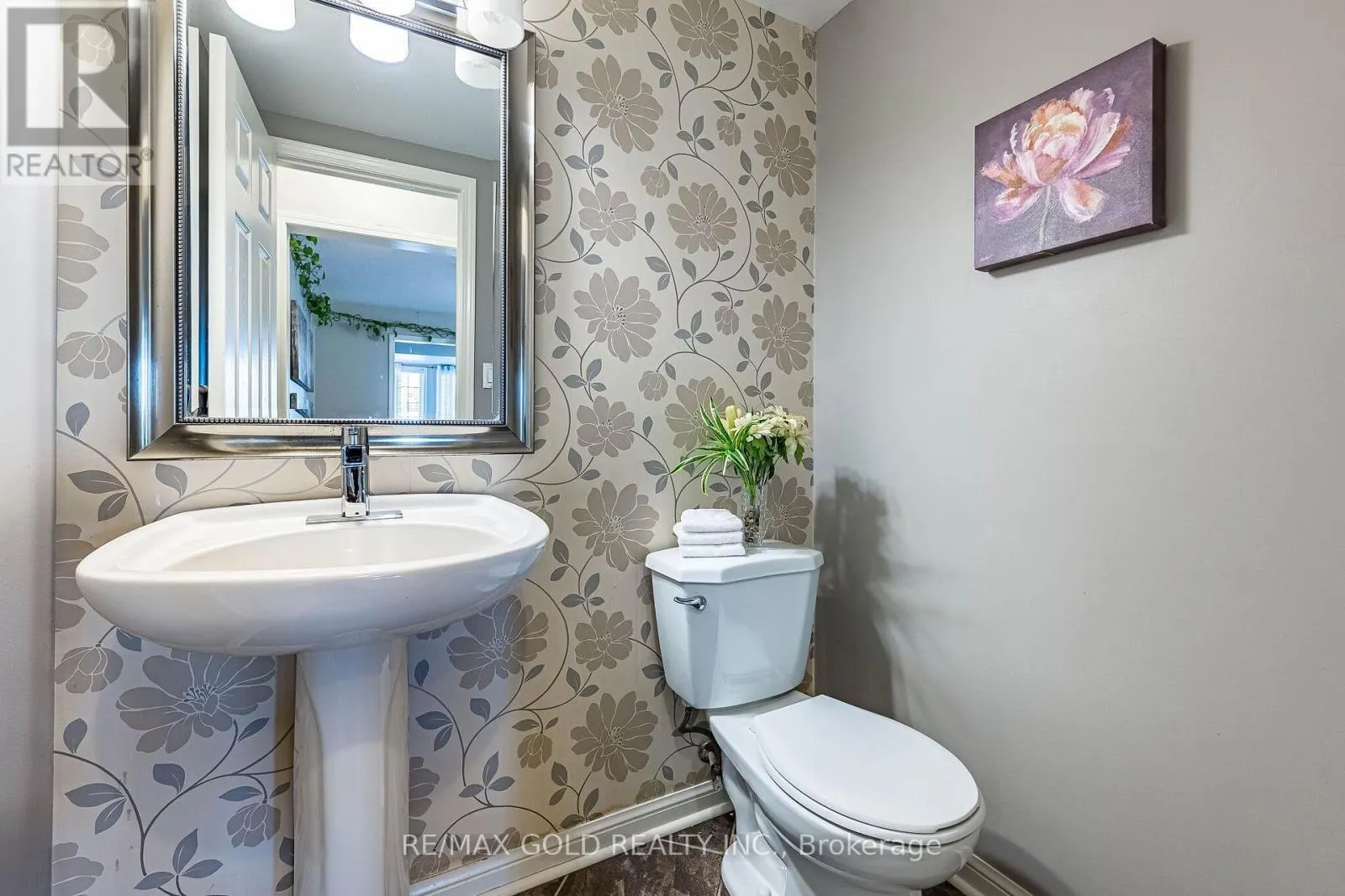 102 DECKER HOLLOW CIRCLE