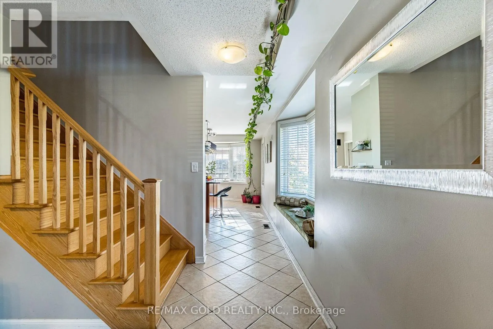 102 DECKER HOLLOW CIRCLE