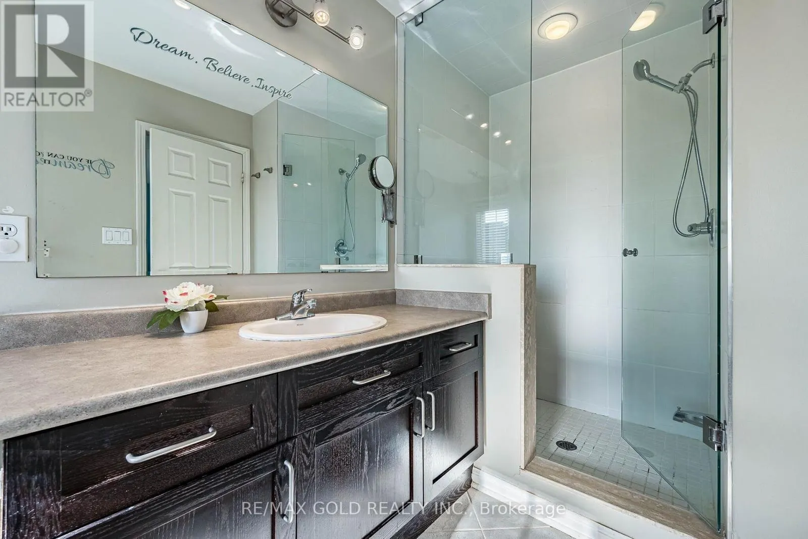 102 DECKER HOLLOW CIRCLE