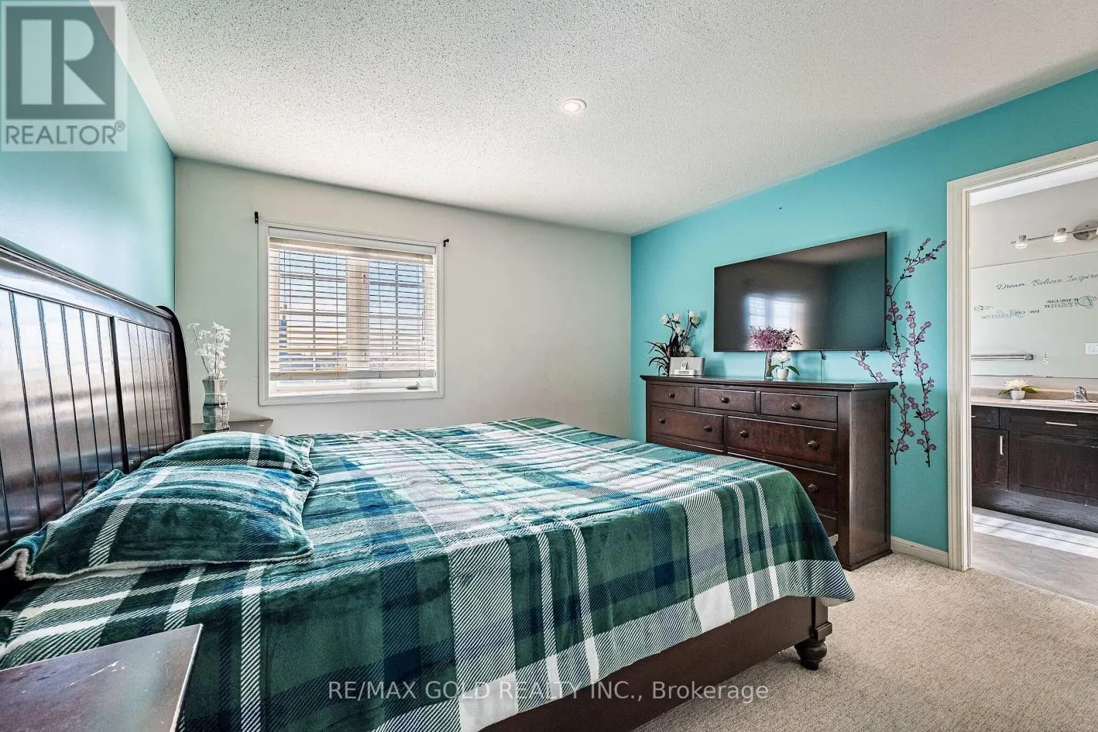 102 DECKER HOLLOW CIRCLE