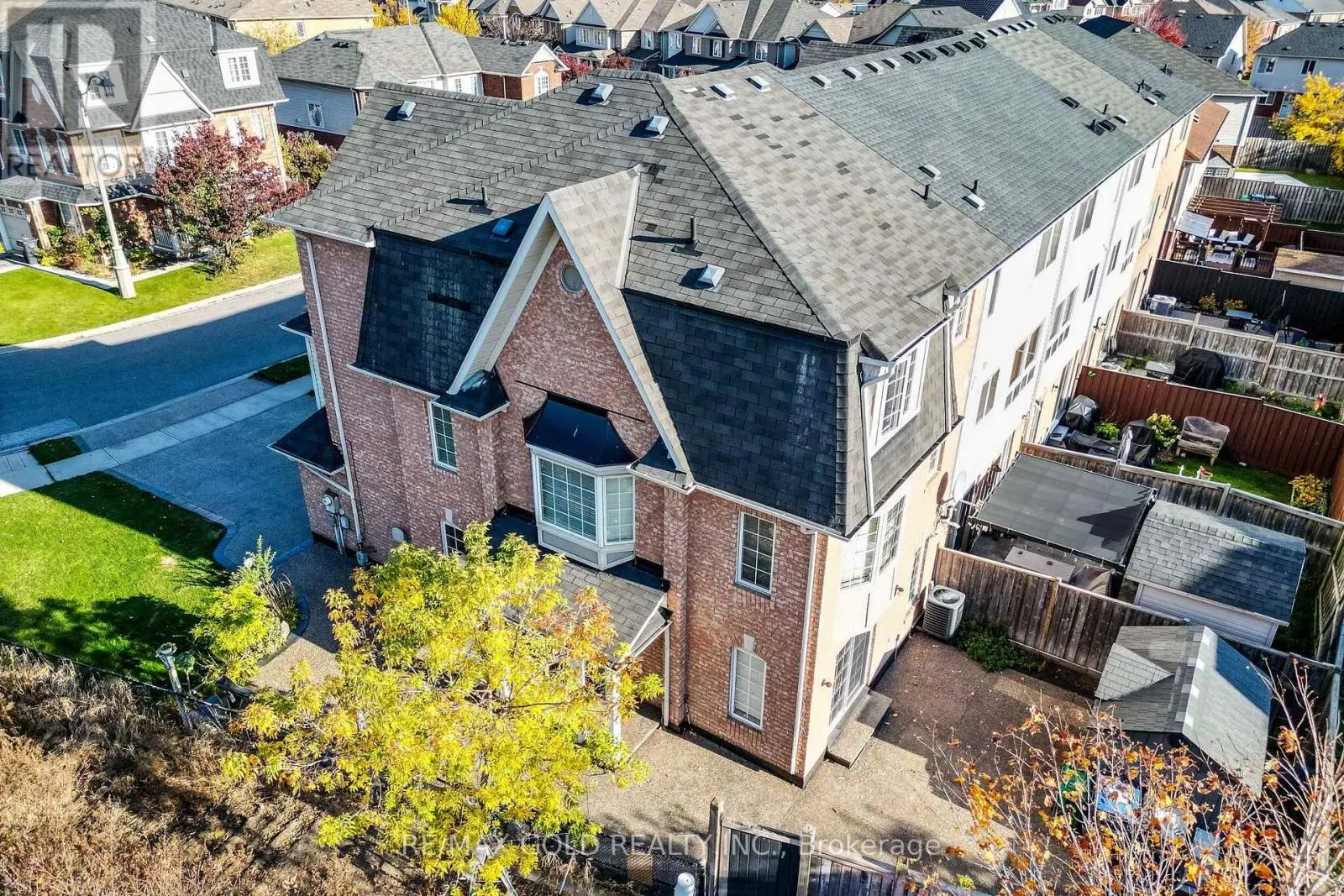 102 DECKER HOLLOW CIRCLE