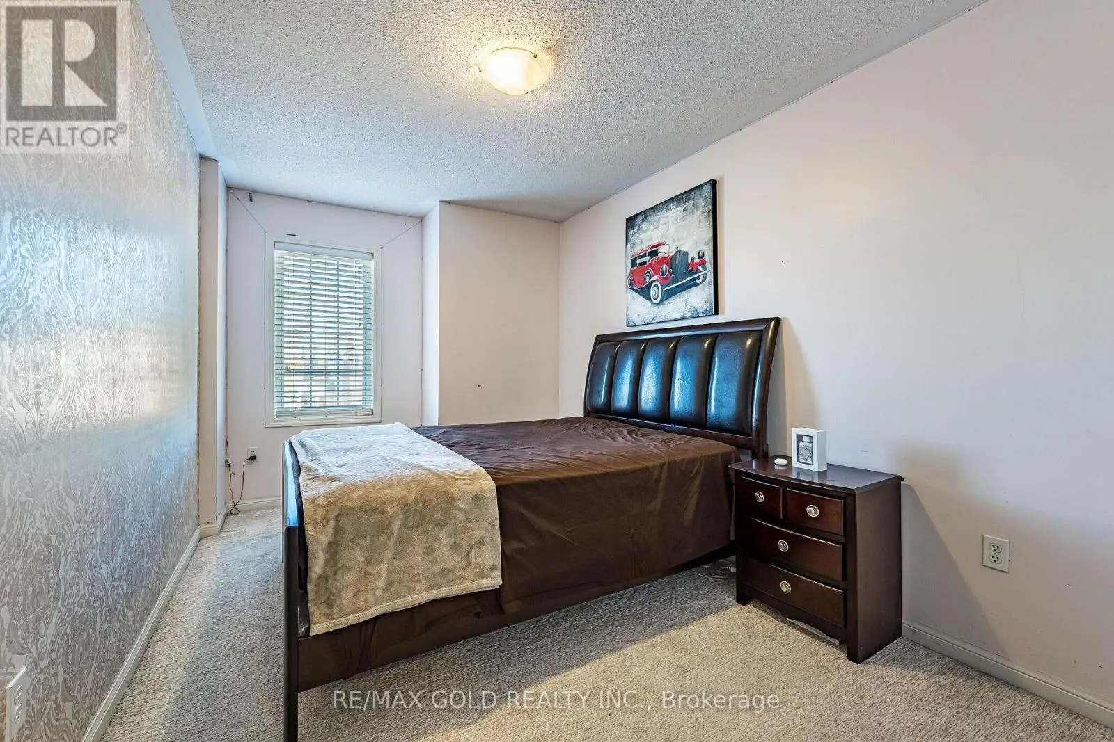 102 DECKER HOLLOW CIRCLE