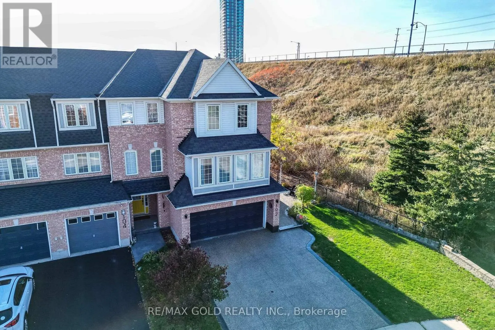 102 DECKER HOLLOW CIRCLE