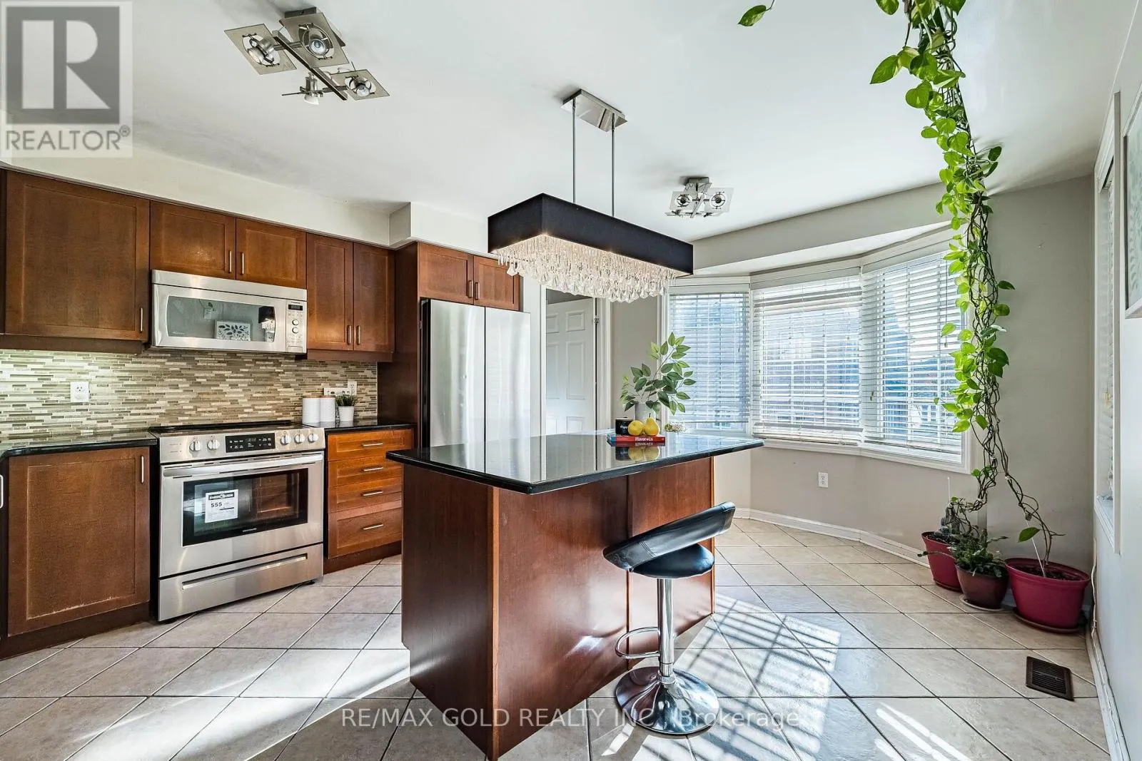 102 DECKER HOLLOW CIRCLE