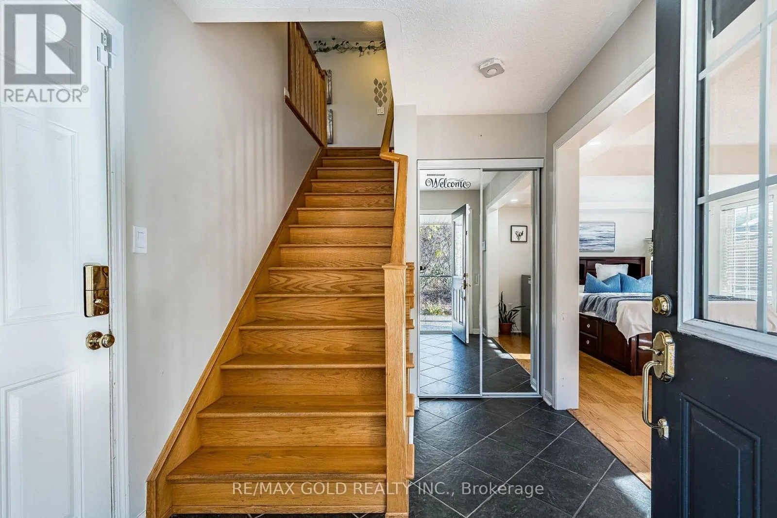 102 DECKER HOLLOW CIRCLE