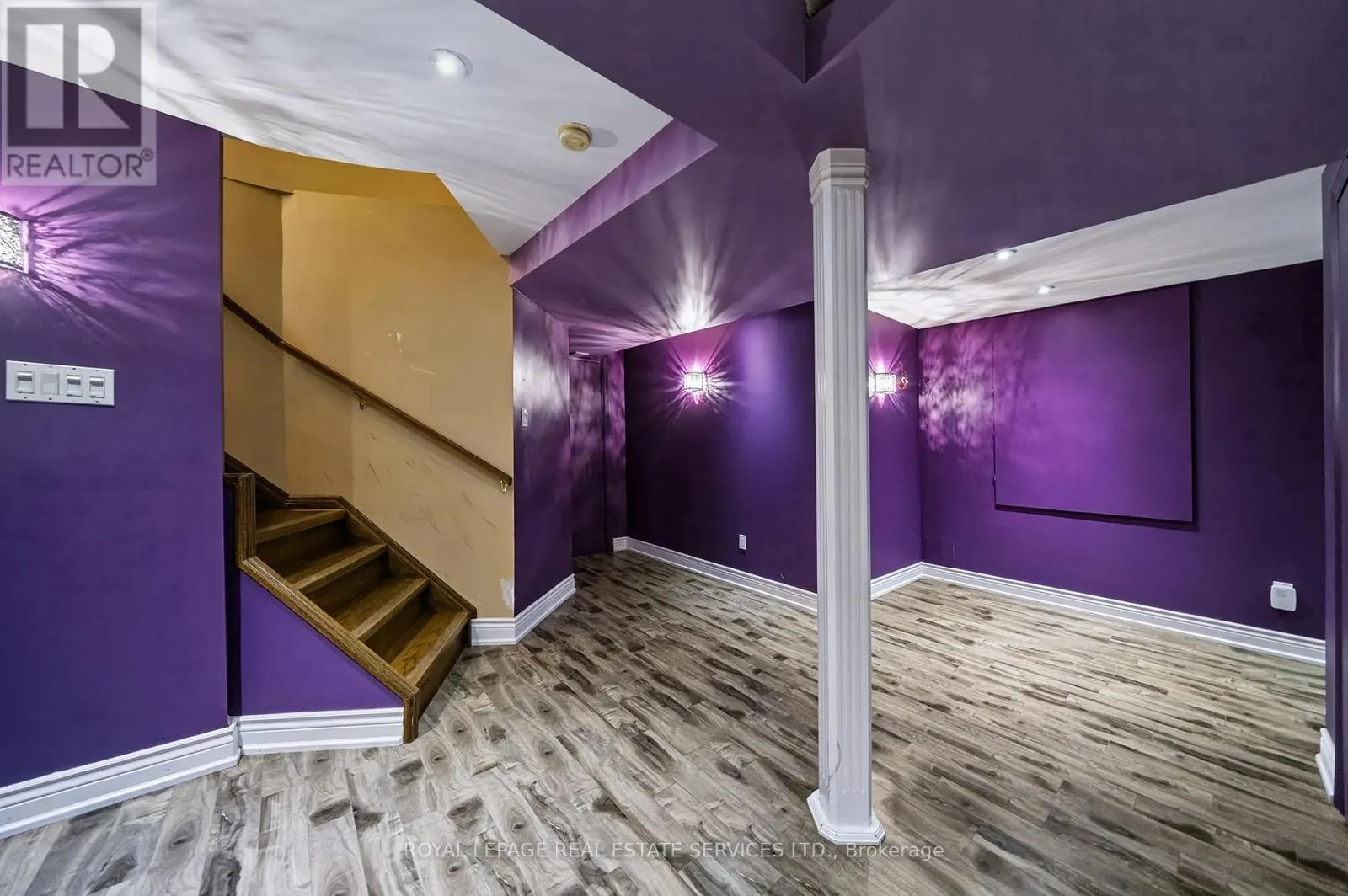1349 MIDGREEN LANE