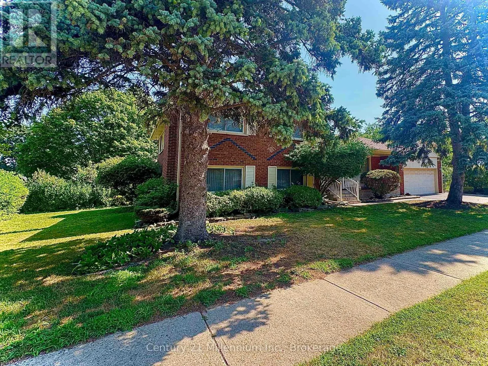 353 CHANTENAY DRIVE