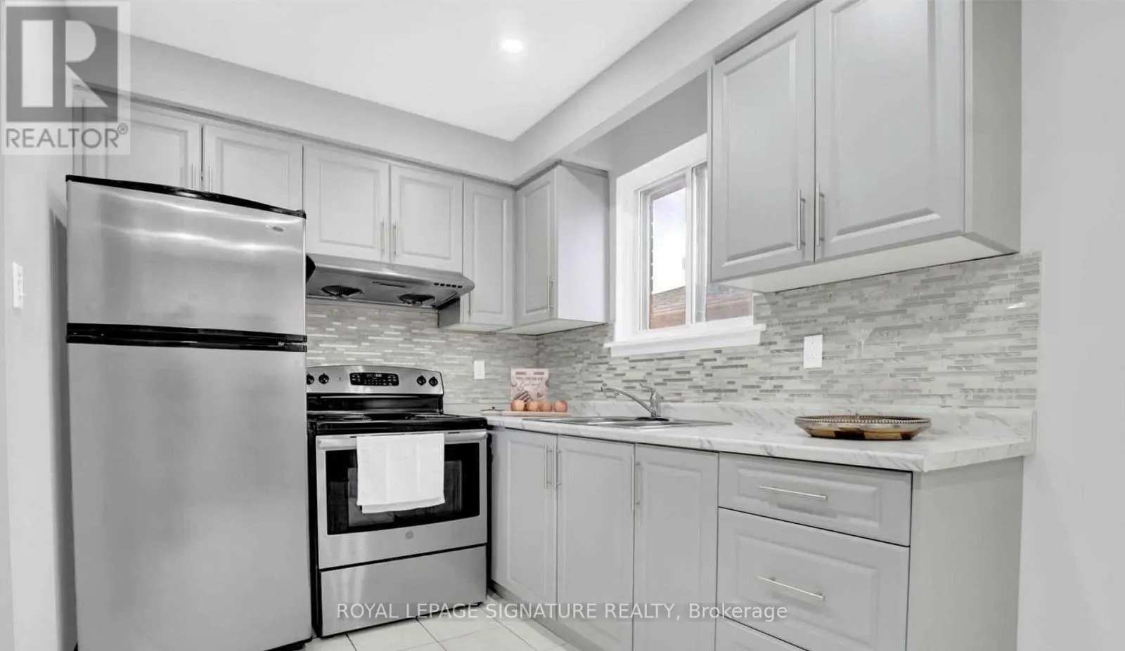 MAIN - 7516 WRENWOOD CRESCENT