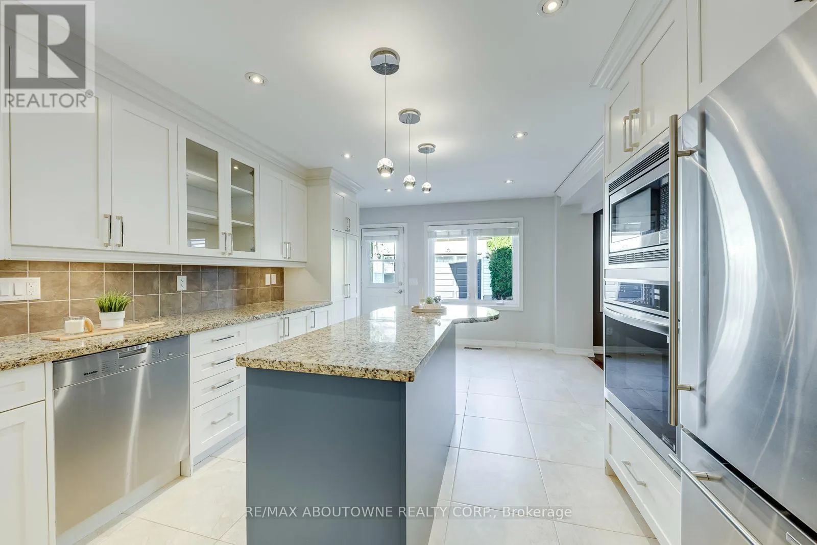 241 LEXINGTON ROAD