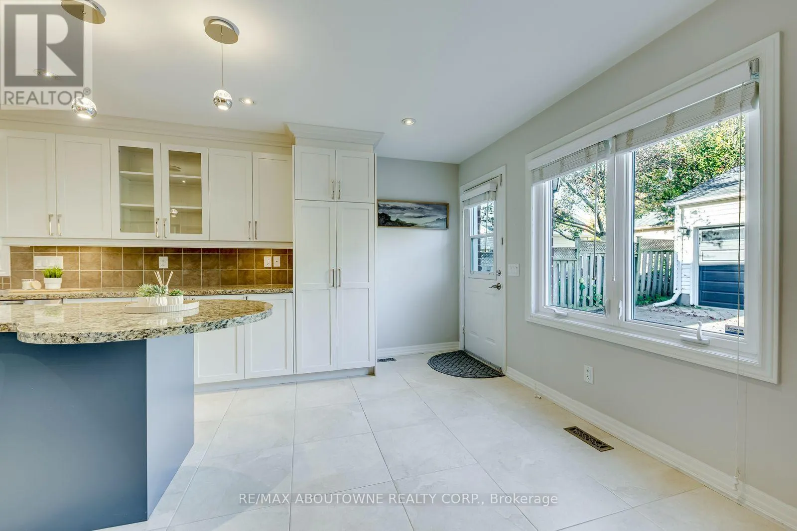 241 LEXINGTON ROAD