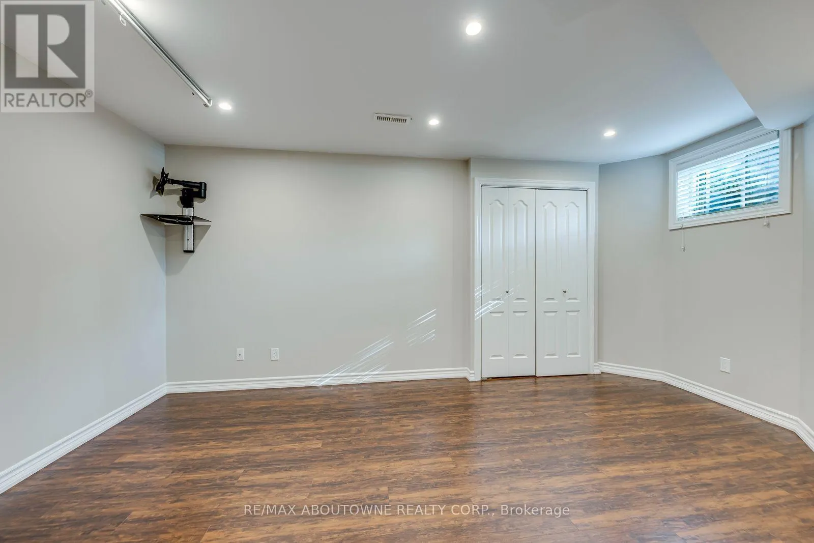 241 LEXINGTON ROAD