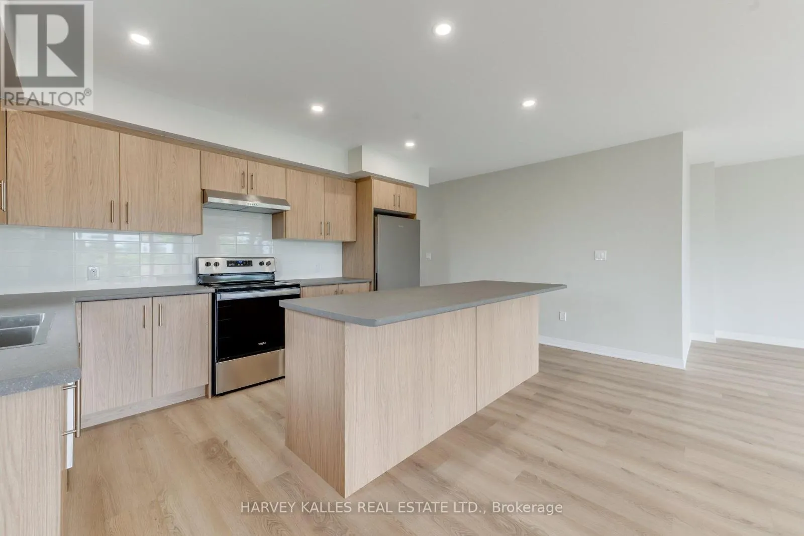 2 - 165 SPALDING ROAD