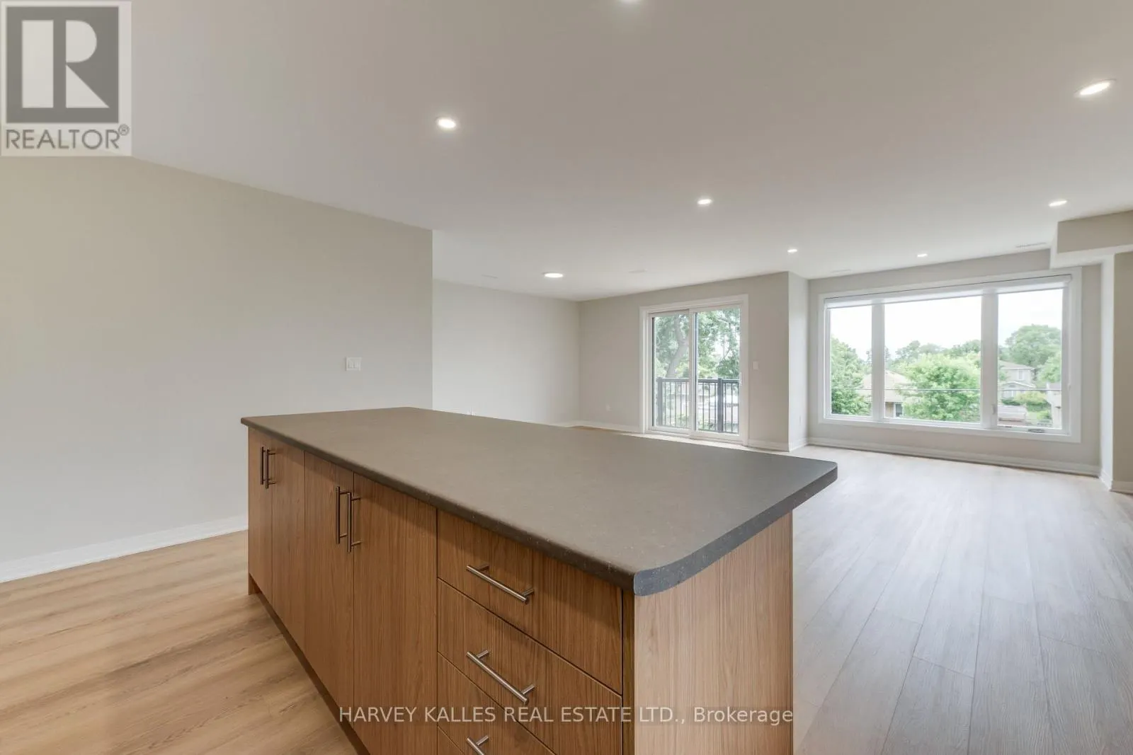 2 - 165 SPALDING ROAD