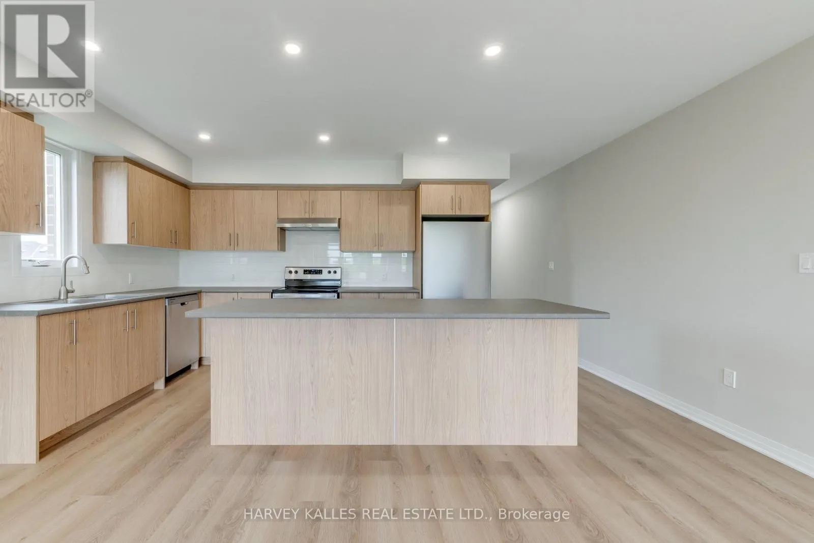 2 - 165 SPALDING ROAD