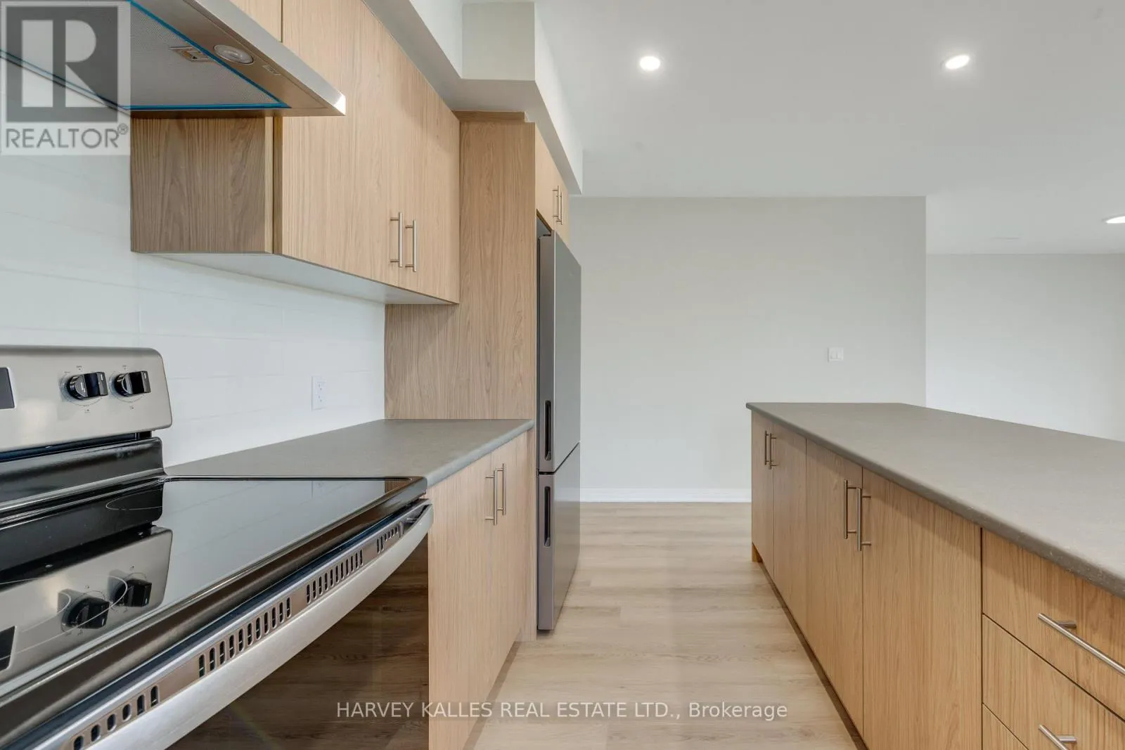 2 - 165 SPALDING ROAD