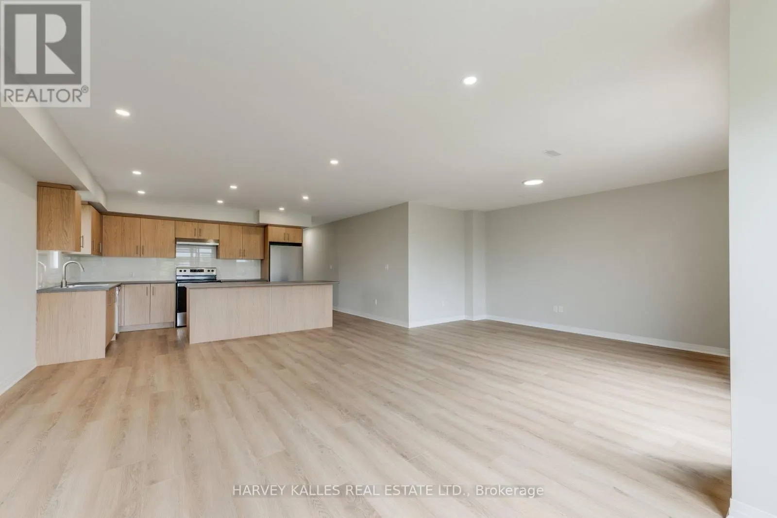 2 - 165 SPALDING ROAD