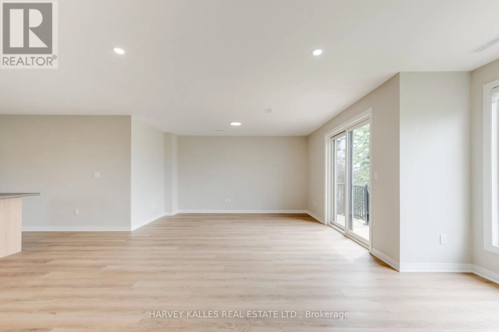 2 - 165 SPALDING ROAD