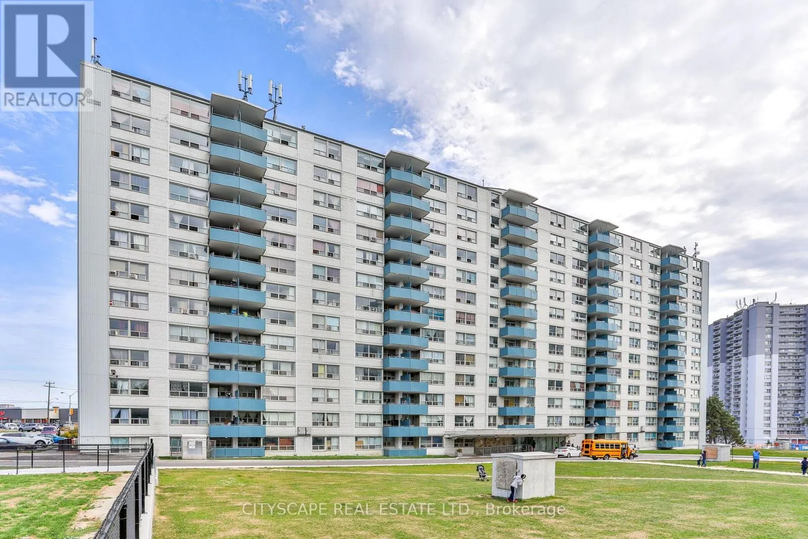 817 - 1440 LAWRENCE AVENUE W
