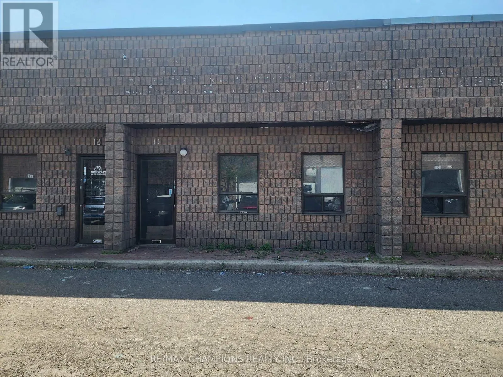16 - 227 ADVANCE BOULEVARD