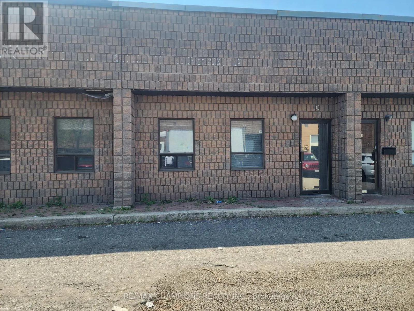 16 - 227 ADVANCE BOULEVARD