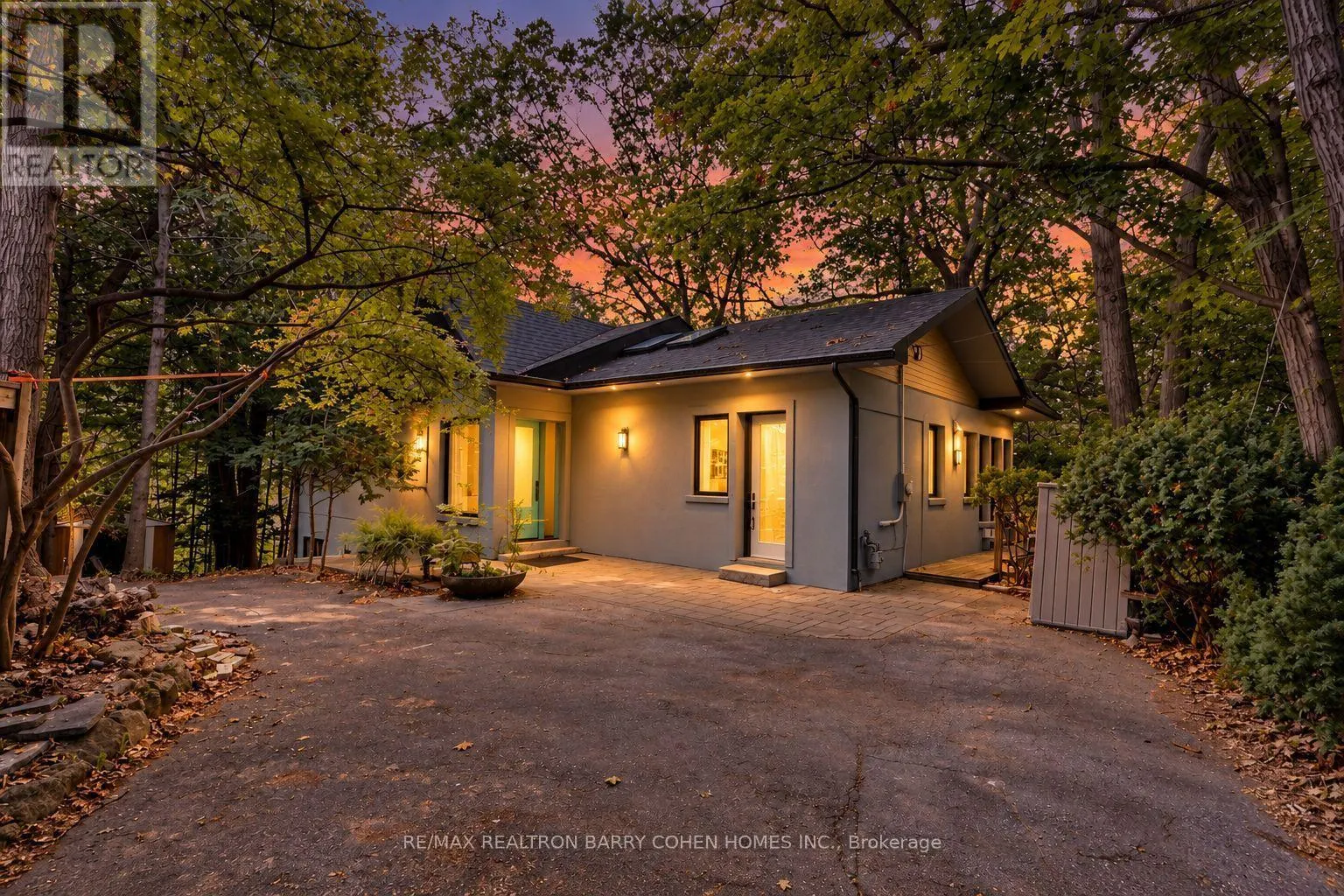7 GREENBROOK DRIVE