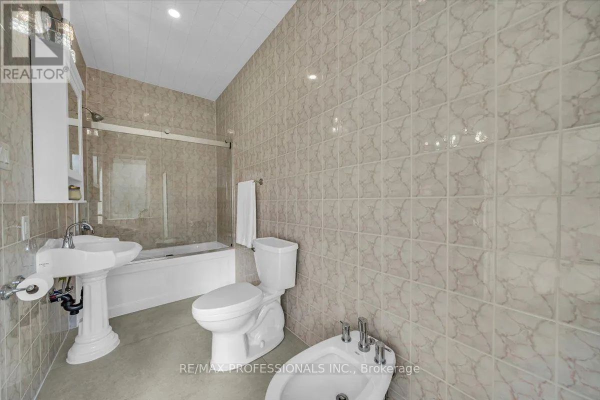 3 GAIR DRIVE