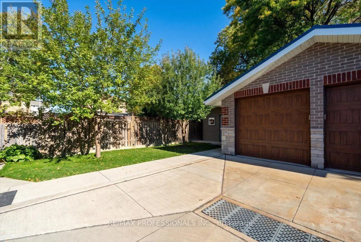 3 GAIR DRIVE