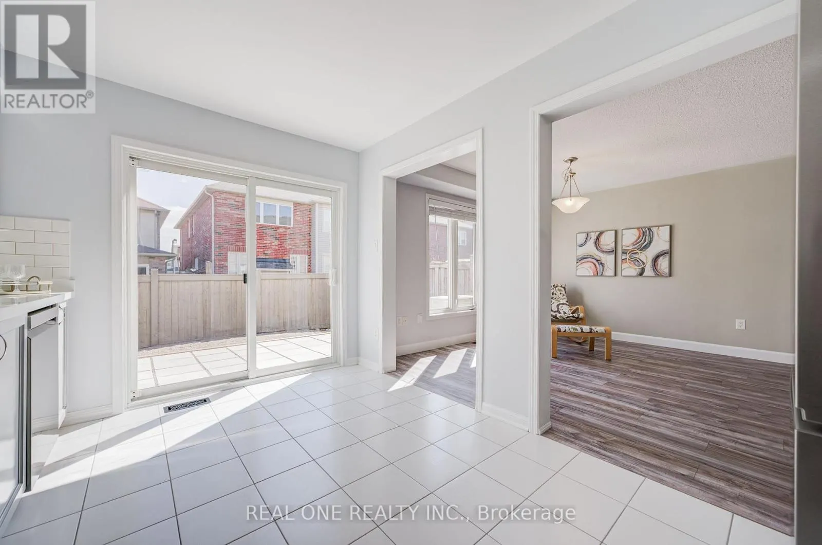 266 WOODLEY CRESCENT