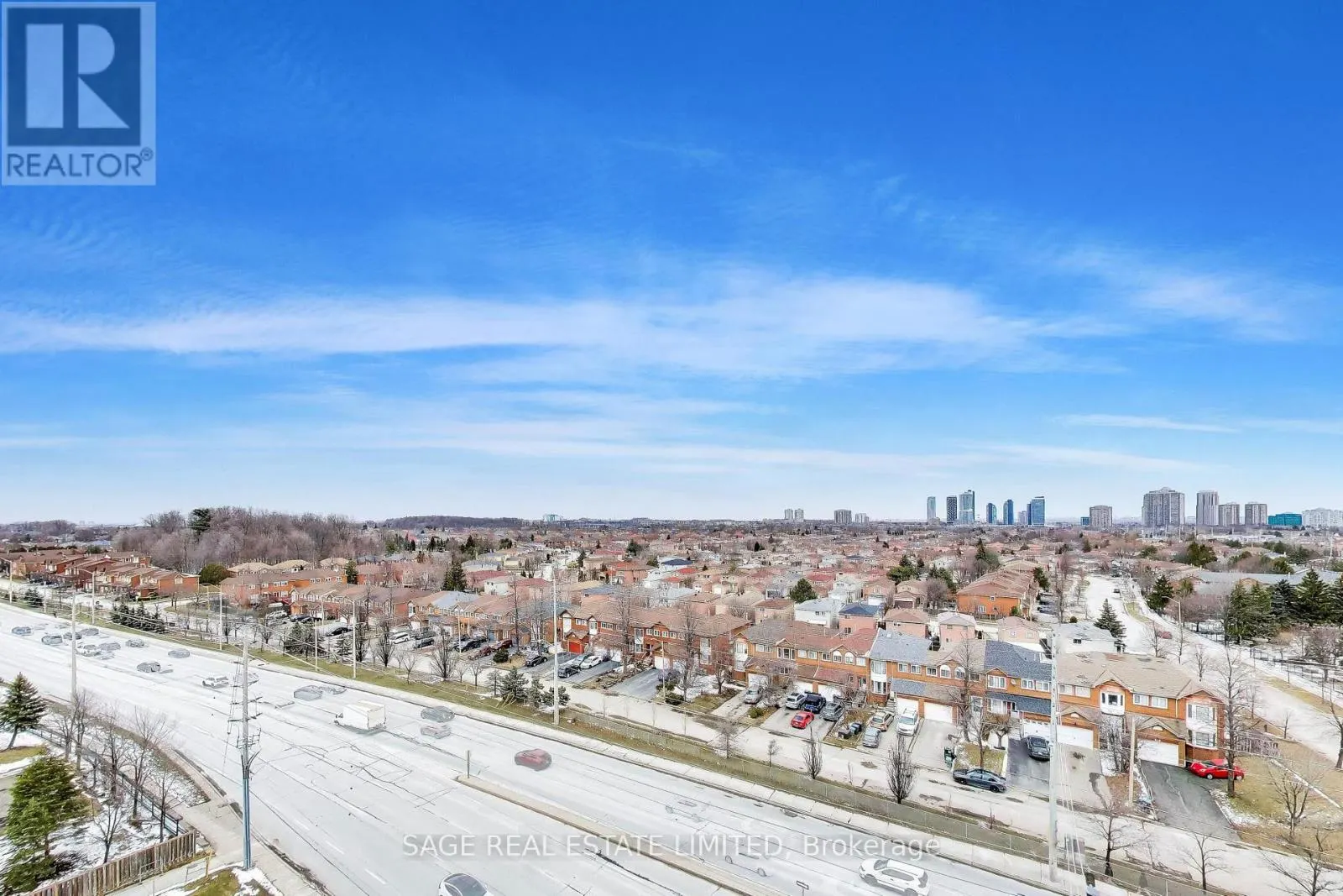 902 - 810 SCOLLARD COURT