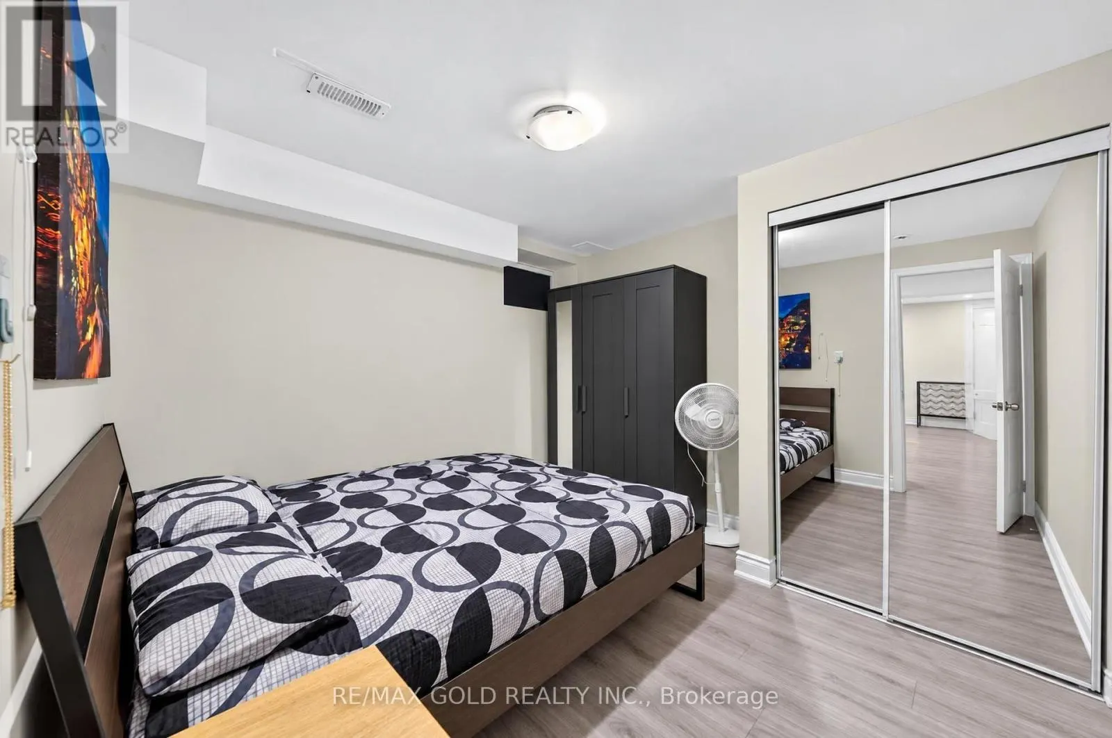 57 HARBOURTOWN CRESCENT