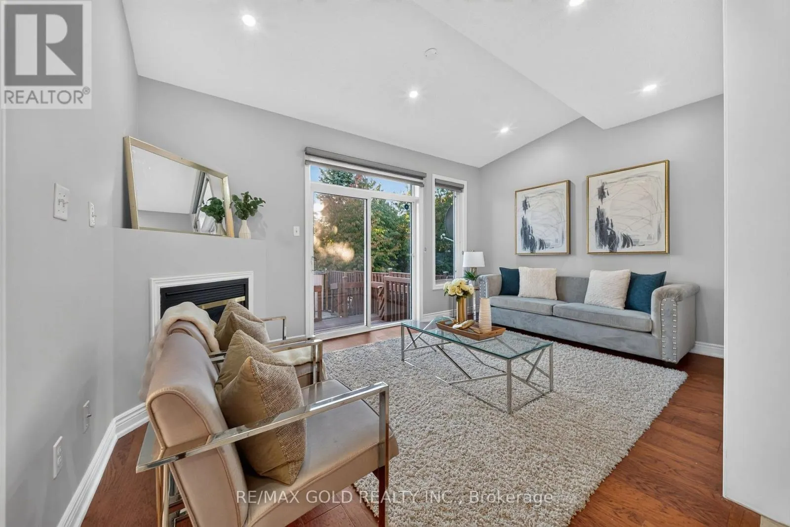 57 HARBOURTOWN CRESCENT
